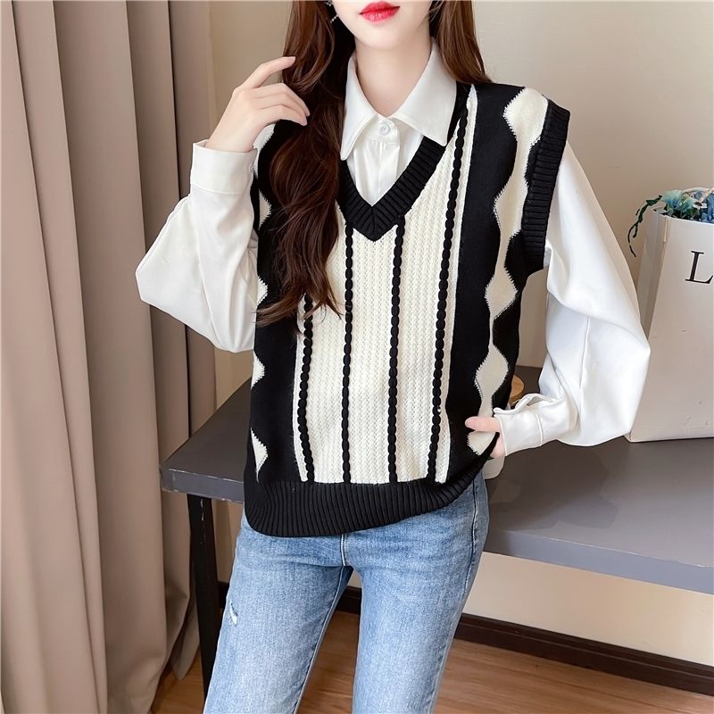 Internet celebrity v-neck vest vest high-end niche design loose knitted sweater women's outer wear inner wear