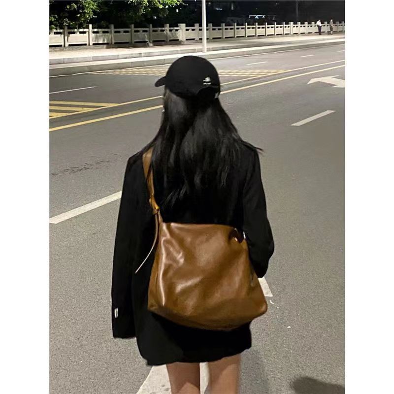 復古原創包包女2022新款簡約校園通勤包大容量高檔單肩斜跨托特包