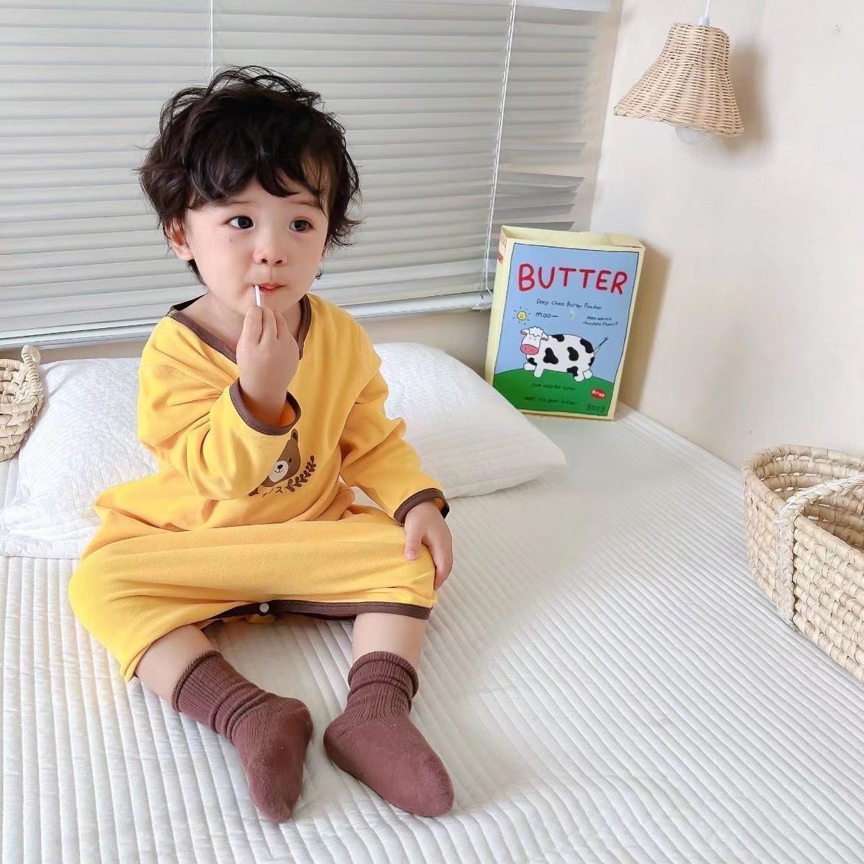 Children's pajamas baby boys and girls baby anti-cold nightgown de velvet warm long-sleeved winter long home clothes