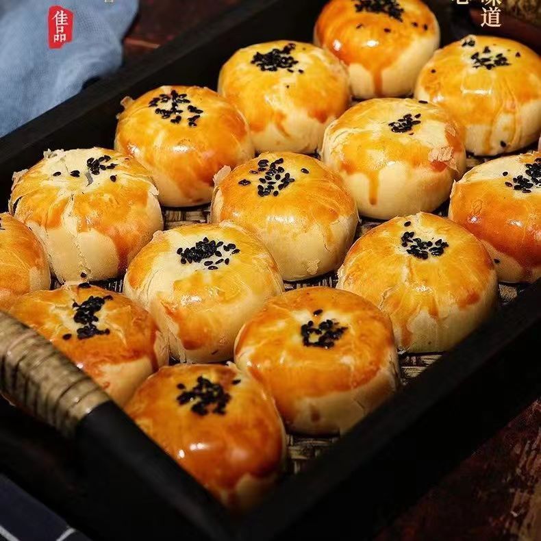 [New Arrival] Egg Yolk Crisp Snow Mei Niang Snack Biscuit Dessert Pastry Breakfast FCL Dorm Stocking Snacks