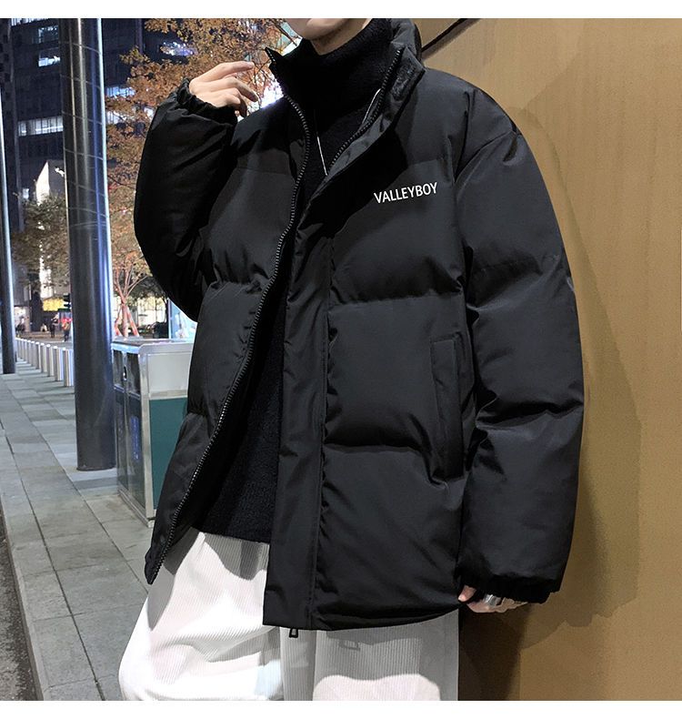 Miesten untuvapuuvillamuotiin talvitrendi on uusi laukku ja paksuuntunut lämmin leipätakki vuodelle 2023_voghion.com