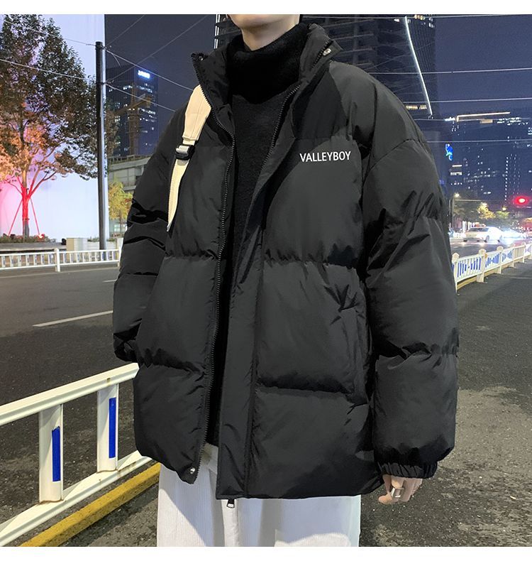 Miesten untuvapuuvillamuotiin talvitrendi on uusi laukku ja paksuuntunut lämmin leipätakki vuodelle 2023_voghion.com