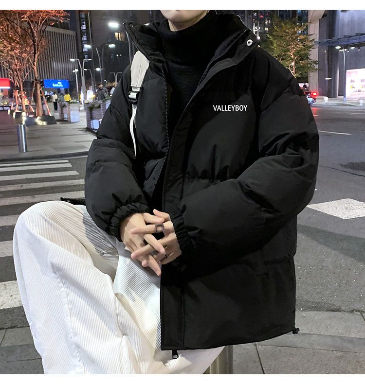 Miesten untuvapuuvillamuotiin talvitrendi on uusi laukku ja paksuuntunut lämmin leipätakki vuodelle 2023_voghion.com