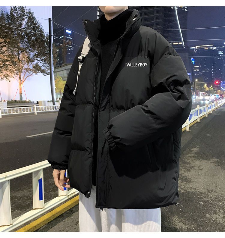 Miesten untuvapuuvillamuotiin talvitrendi on uusi laukku ja paksuuntunut lämmin leipätakki vuodelle 2023_voghion.com