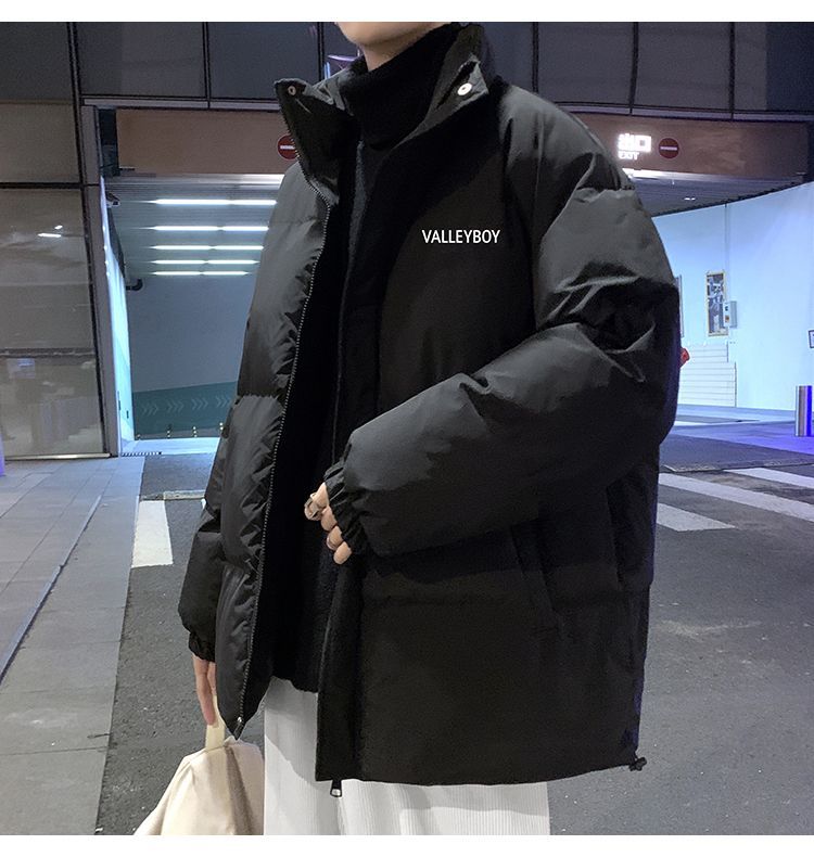 Miesten untuvapuuvillamuotiin talvitrendi on uusi laukku ja paksuuntunut lämmin leipätakki vuodelle 2023_voghion.com