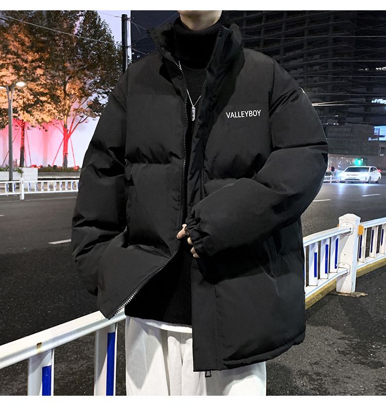 Miesten untuvapuuvillamuotiin talvitrendi on uusi laukku ja paksuuntunut lämmin leipätakki vuodelle 2023_voghion.com