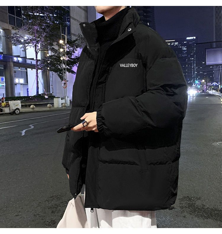 Miesten untuvapuuvillamuotiin talvitrendi on uusi laukku ja paksuuntunut lämmin leipätakki vuodelle 2023_voghion.com