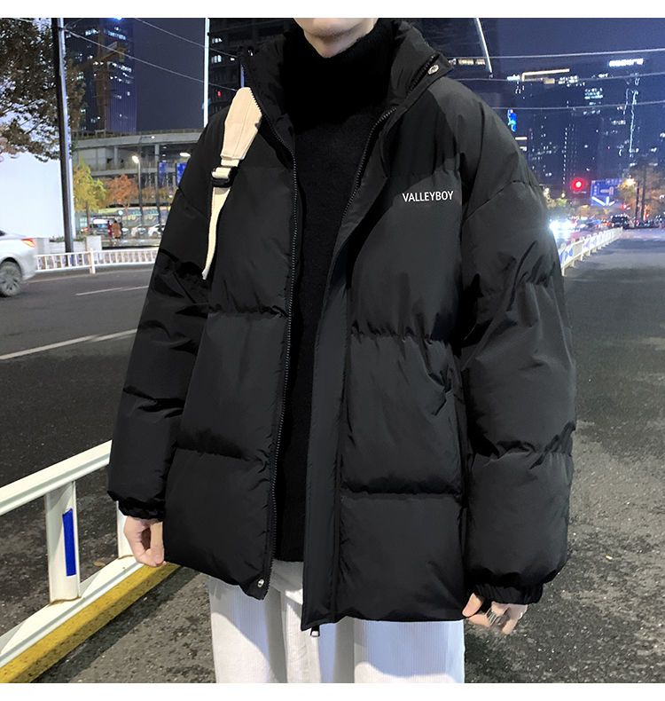 Miesten untuvapuuvillamuotiin talvitrendi on uusi laukku ja paksuuntunut lämmin leipätakki vuodelle 2023_voghion.com