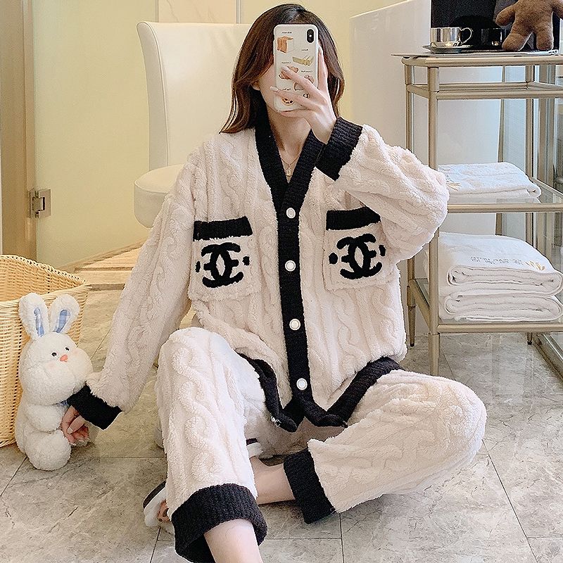  new pajamas women's autumn and winter coral fleece thickened plus velvet sweet V-neck small fragrance home service suit