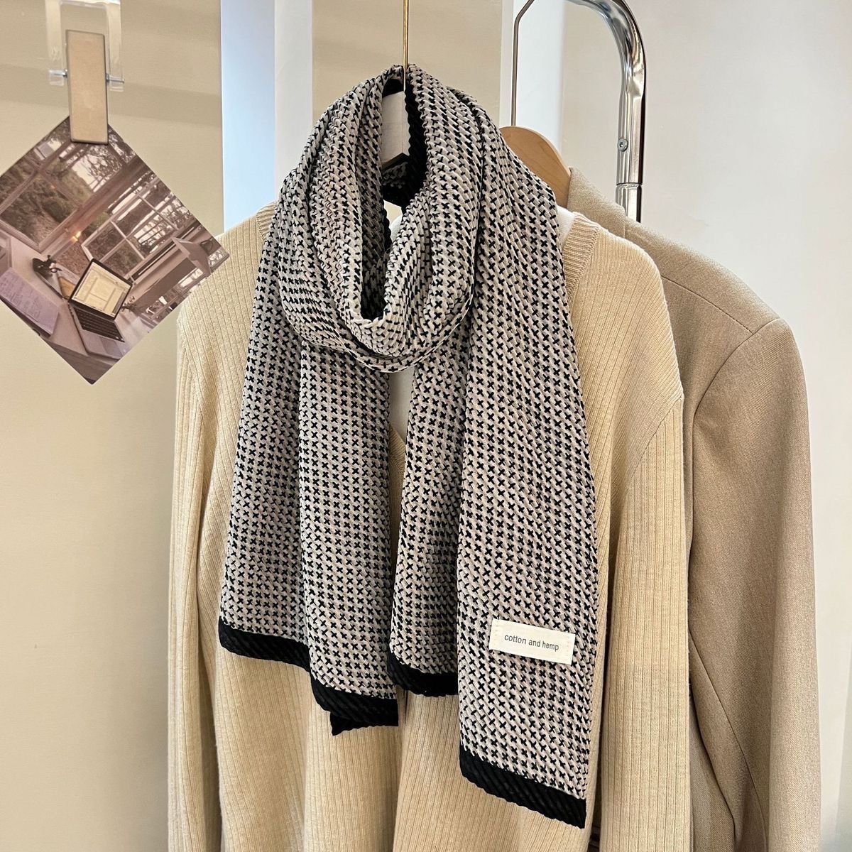 Plisserad scarf med tryck i bomull och linne för dam, vinter_voghion.com