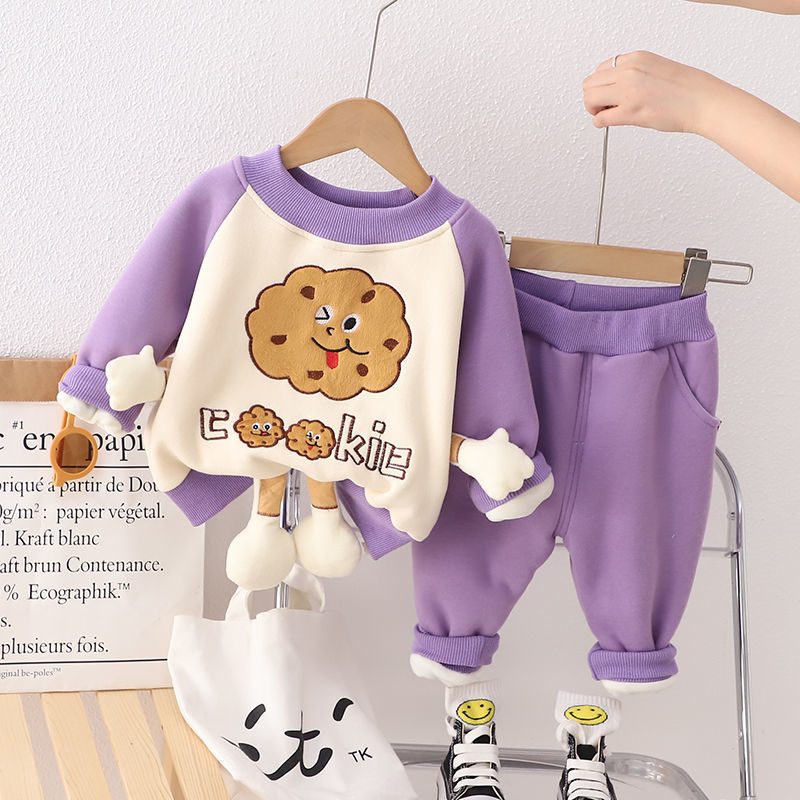 Boys' autumn and winter clothes plus fleece suit 2022 new foreign style winter handsome baby and children cartoon sweater two-piece set
