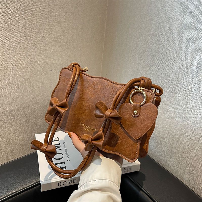 復古包包2022新款小眾設計腋下包女高級感單肩包秋冬百搭質感女包