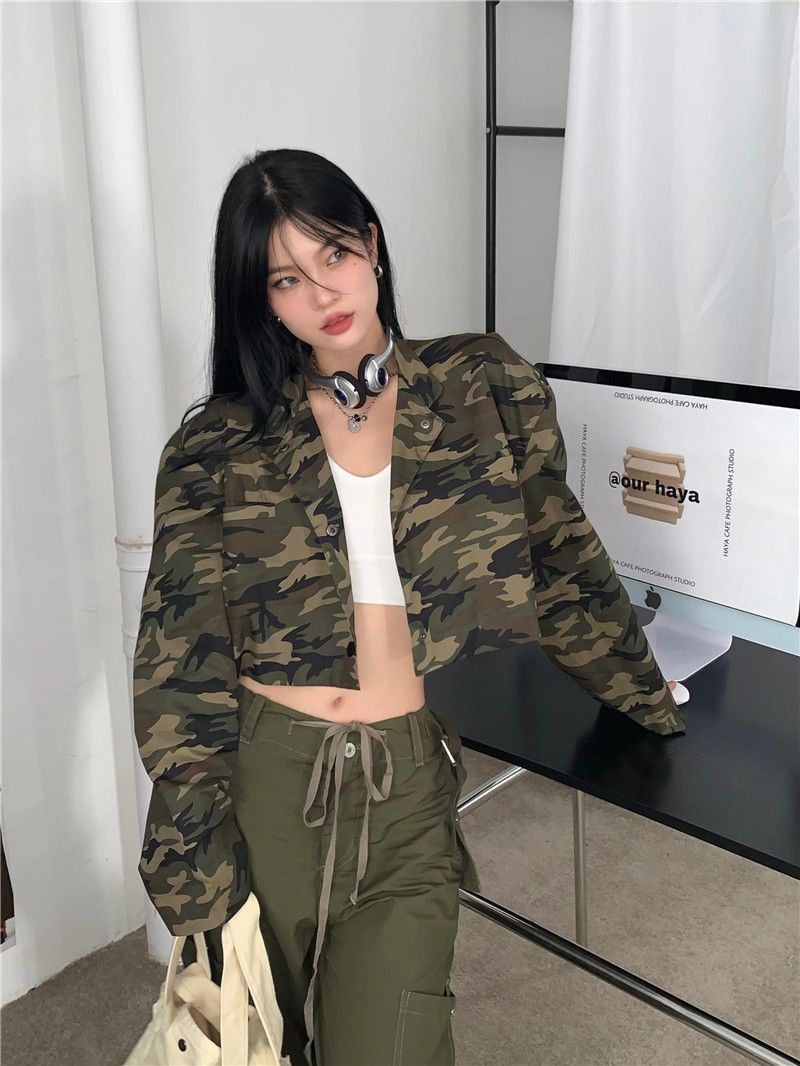 American retro sweet and cool design sense camouflage small jacket female spring hot girl short tooling jacket chic top