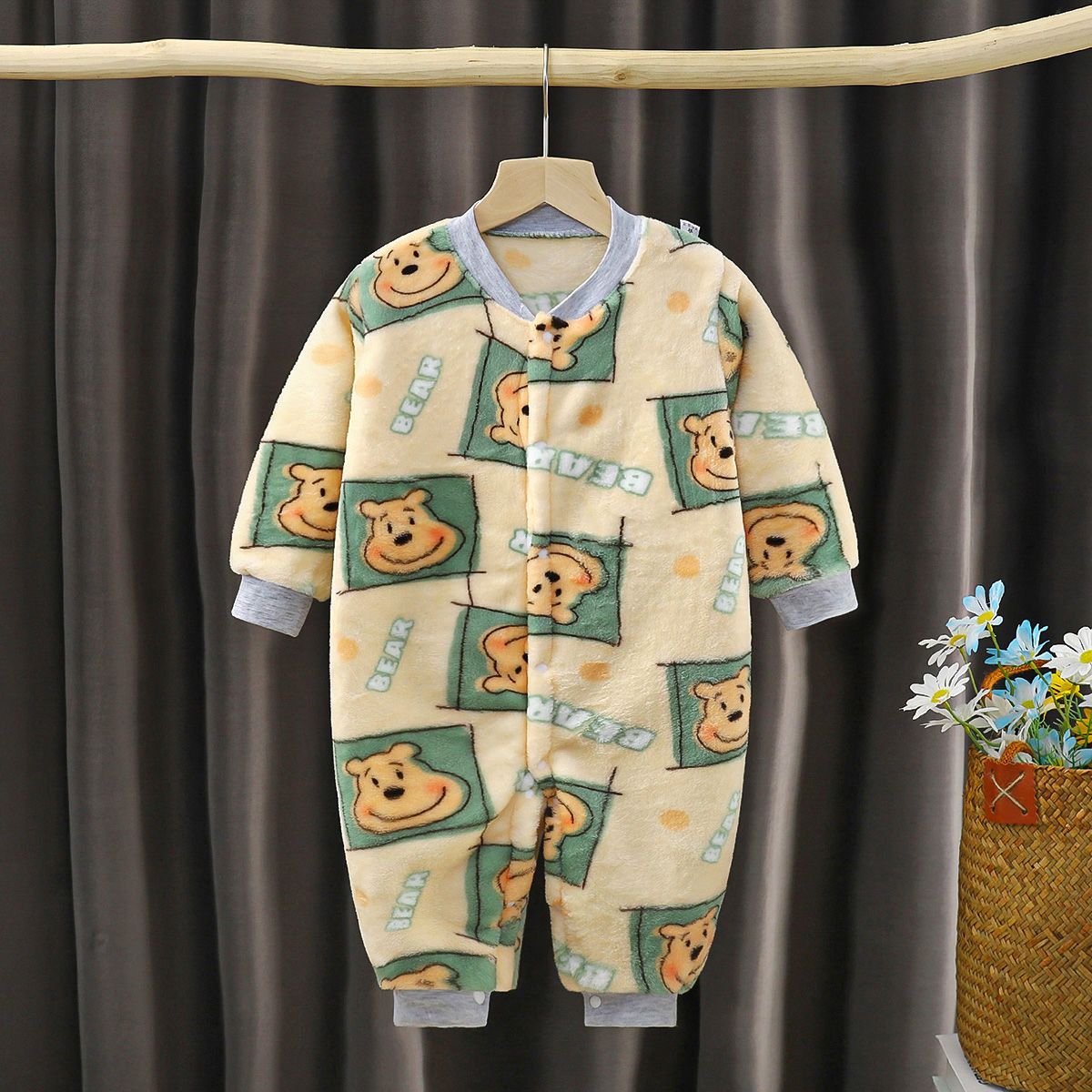 Baby one-piece baby jumpsuit flannel crotch 2 pajamas jumpsuit warm men and women children one-piece autumn and winter