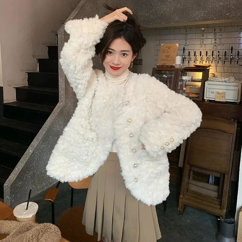 French temperament small fragrant wind lamb wool coat women's autumn new design sense niche loose top