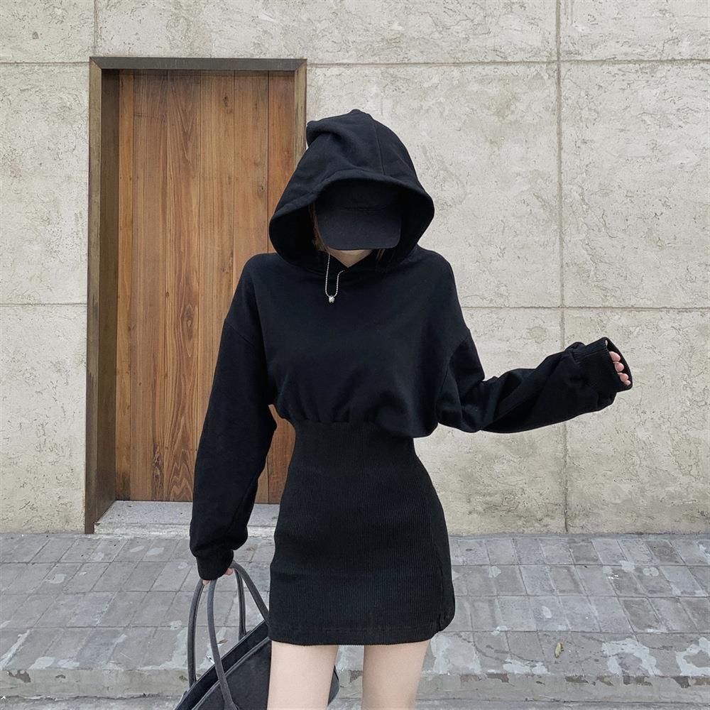 Autumn and winter new autumn and winter new age-reducing slimming and small Hepburn style black sweater dress waist slimming bag hip skirt women