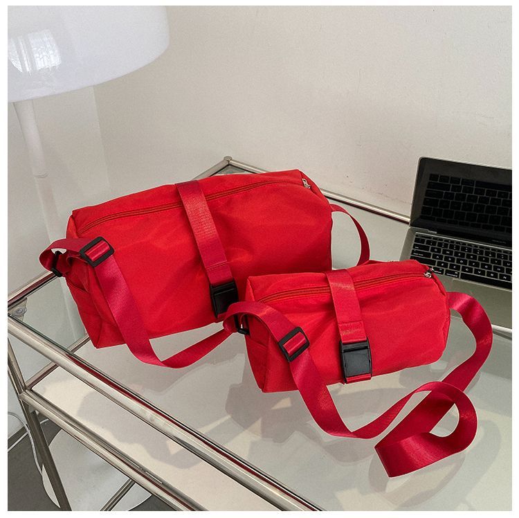 Sports Gym Bag Waterproof Toast Bag Large Capacity Casual Red Oxford Cloth Single Shoulder Messenger Duffel Bag Travel