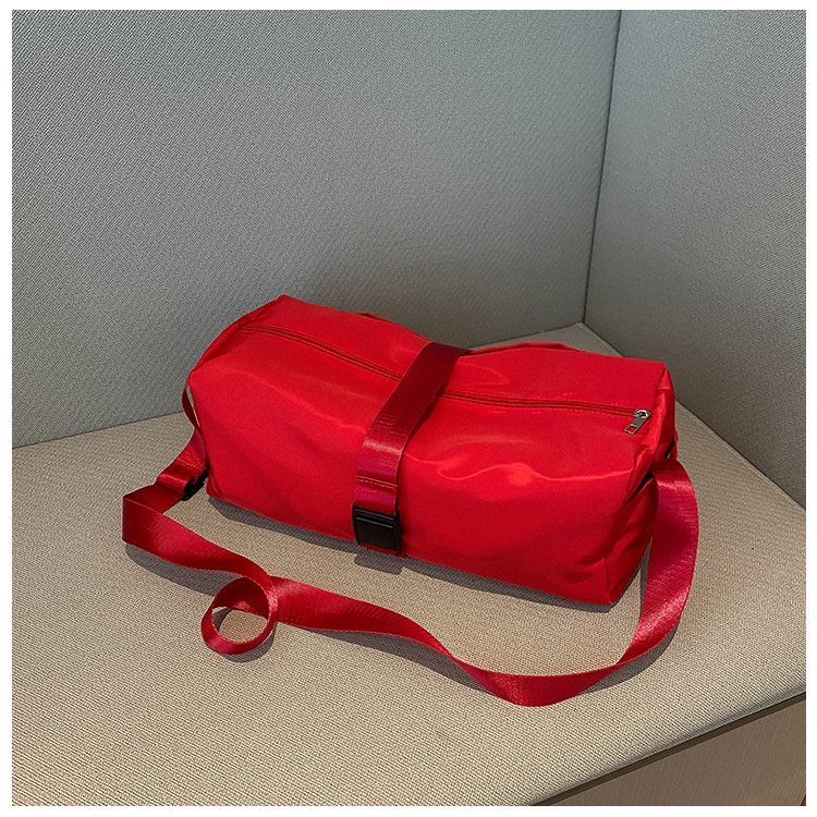 Sports Gym Bag Waterproof Toast Bag Large Capacity Casual Red Oxford Cloth Single Shoulder Messenger Duffel Bag Travel