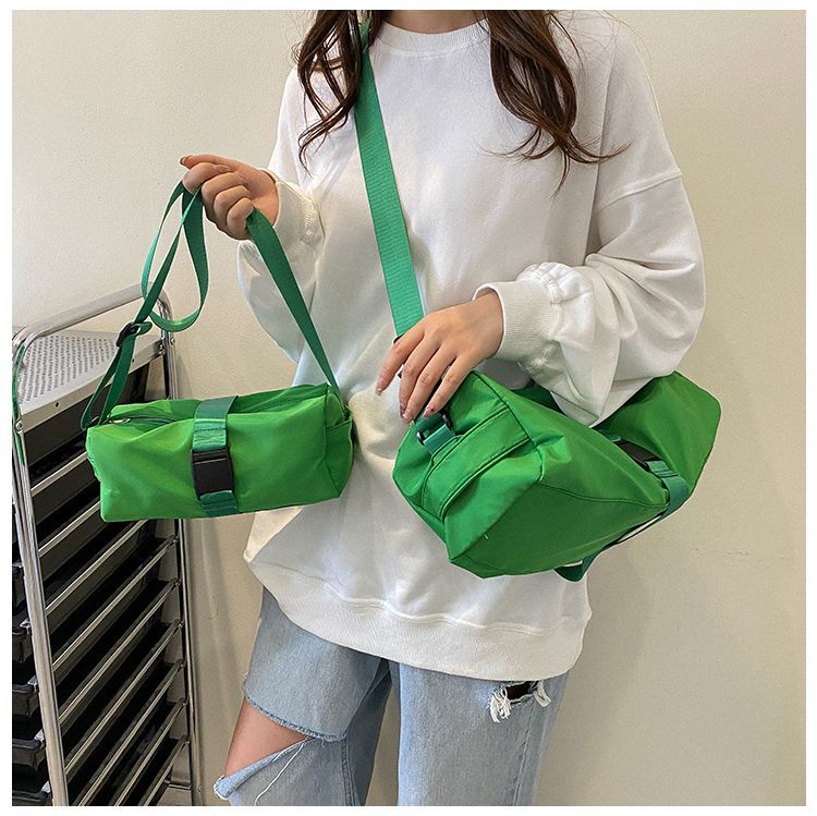 Sports Gym Bag Waterproof Toast Bag Large Capacity Casual Red Oxford Cloth Single Shoulder Messenger Duffel Bag Travel