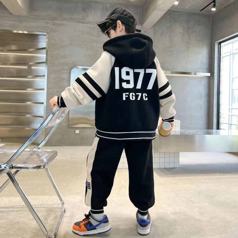 童裝男童秋冬款套裝2022新款洋氣中大兒童男孩時髦酷帥加絨冬裝潮