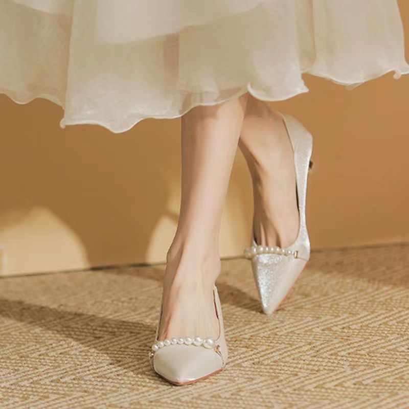 法式小众设计感气质高跟鞋日常可穿伴娘新娘婚鞋单鞋女细跟小猫跟