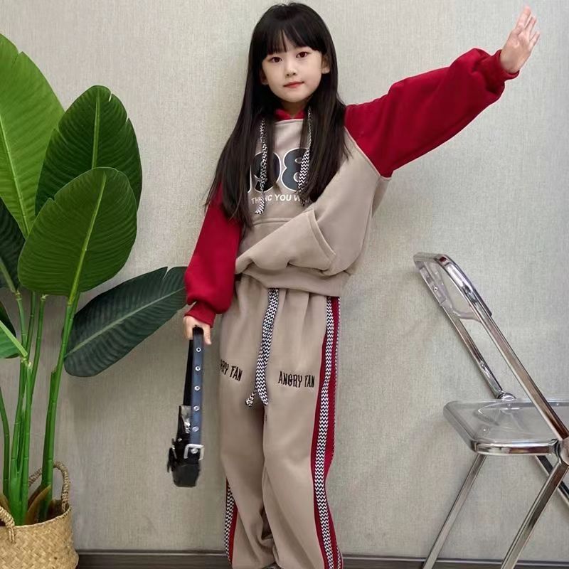 Girls' suit autumn and winter 2022 new velvet thickened children's foreign style children's fashionable sportswear two-piece set