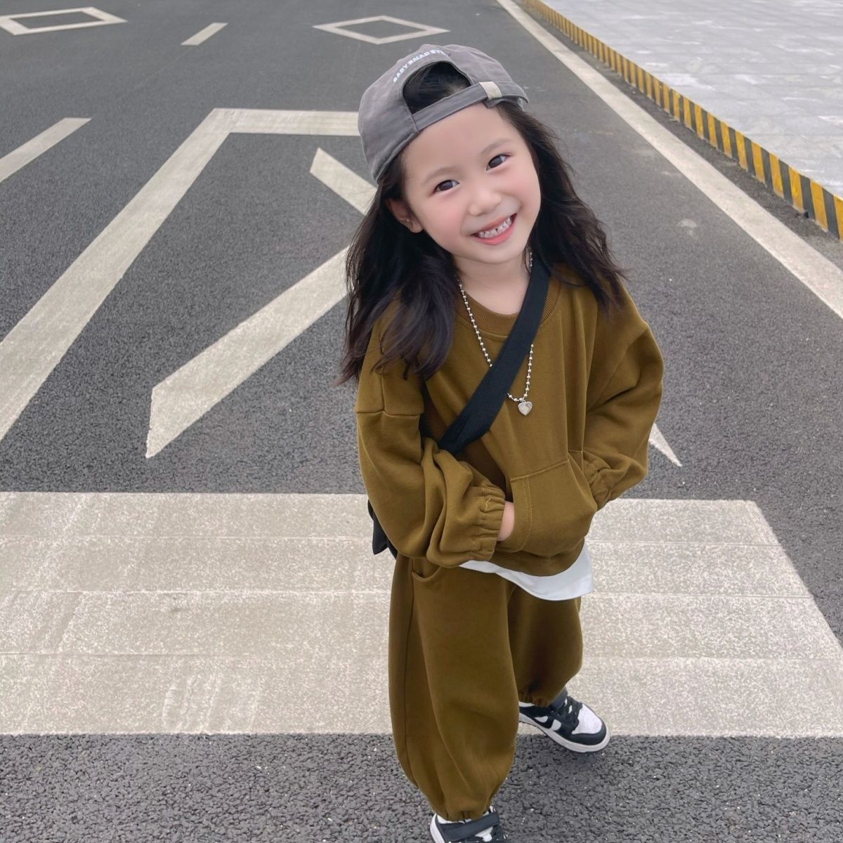 巧智優女童假兩件衛衣套裝2023春季新款學院休閒運動寬鬆兩件套潮