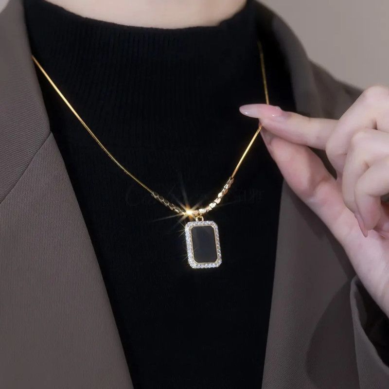 Light luxury and high-end retro black small square necklace women's autumn and winter new fashion all-match long sweater chain accessories