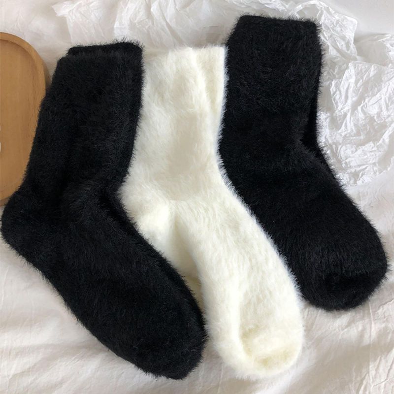Mink velvet socks women's mid-tube autumn and winter warm plus velvet thickened furry black and white confinement sleeping fur socks