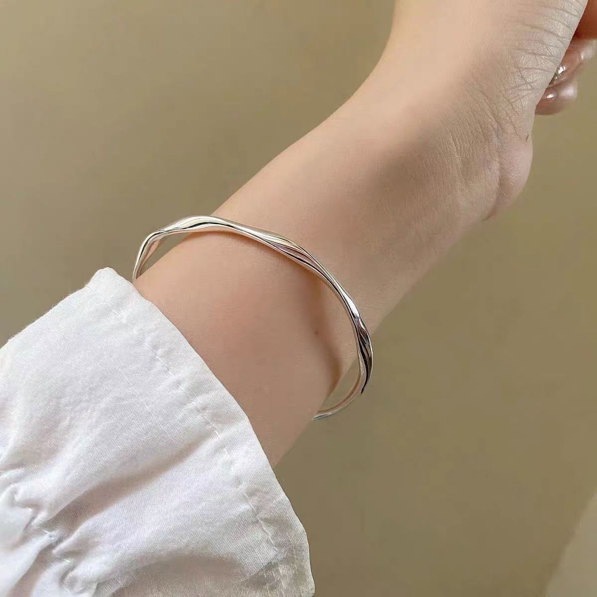2022 new Mobius ring bracelet young style bracelet niche design sense bracelet female bracelet
