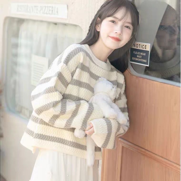 Striped sweater women's autumn and winter  new Korean style gentle and versatile loose and lazy small short knitted sweater