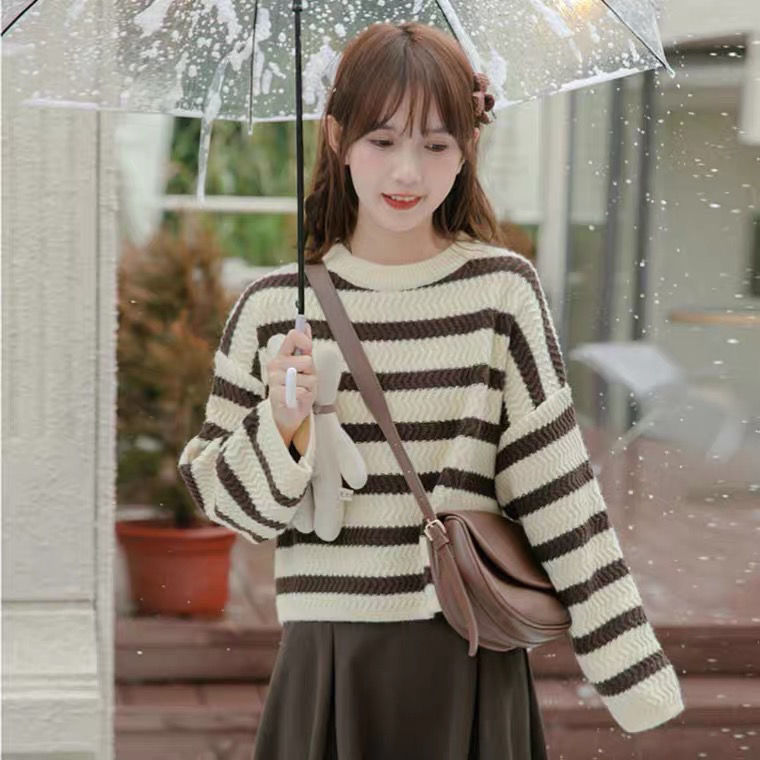 Striped sweater women's autumn and winter  new Korean style gentle and versatile loose and lazy small short knitted sweater