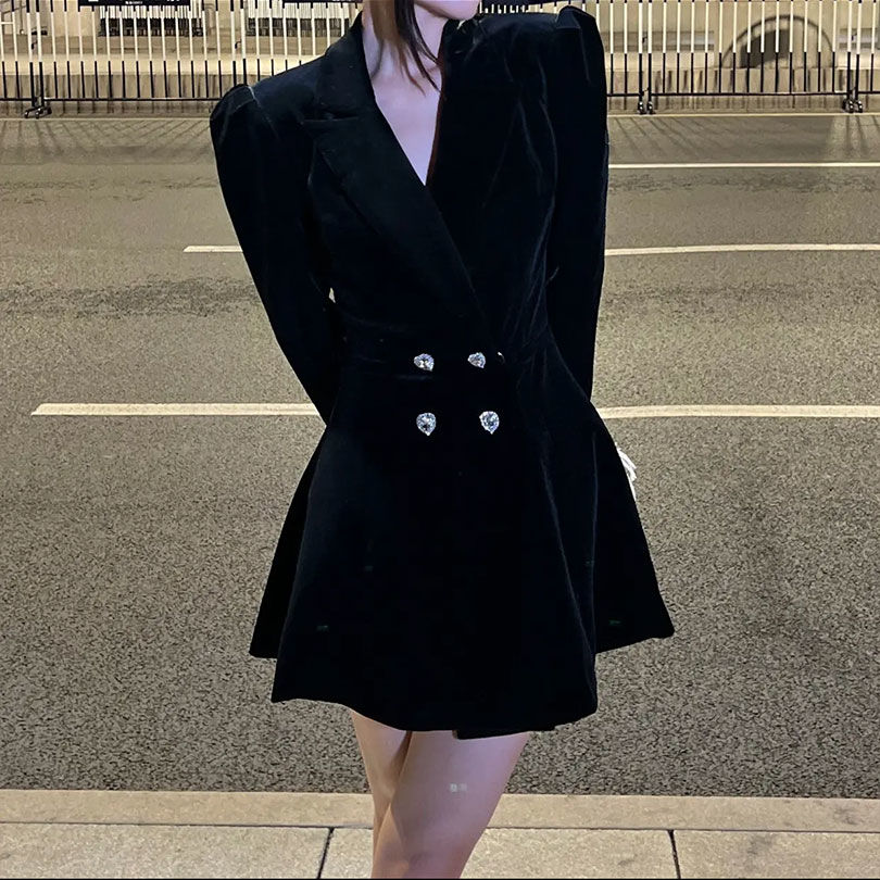 2023 Spring New Temperament Retro Puff Sleeve Suit Collar Diamond Button Black Feather Cuff Velvet Suit Dress