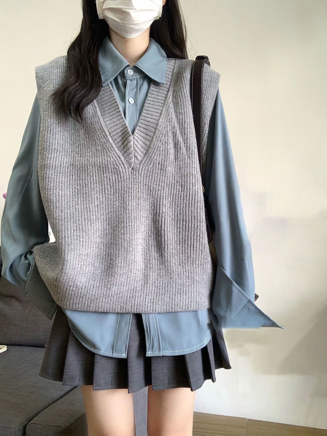 灰色馬甲套裝女日系甜妹風春秋季新款小眾針織外搭馬甲襯衫百褶裙