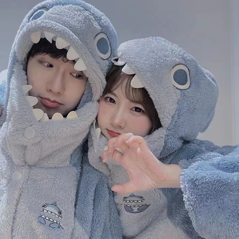 Couple two-piece suit men's and women's autumn and winter pajamas new plus velvet thickened cute coral velvet home service can be worn outside