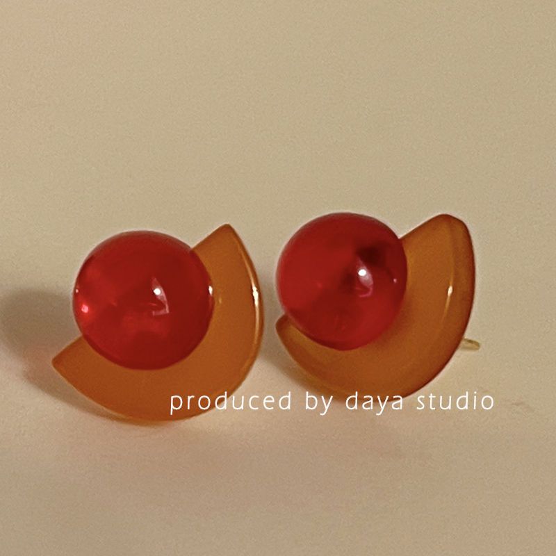 Bobo soda French retro acrylic jelly round earrings high-end niche design simple ins earrings