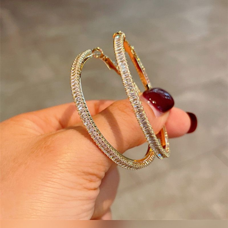 Luxurious Full-diamond Oversized Hoop Earrings European Style_voghion.com