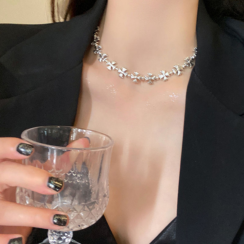Autumn is here~ Cross chain necklace for women ins European and American cool style neck chain Internet celebrity personality versatile clavicle chain