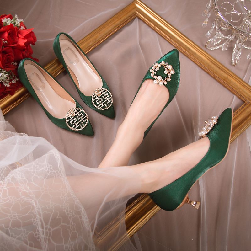 珍珠绿色婚鞋女大码单鞋粗跟尖头中式秀禾新娘鞋软底防滑孕妇结婚