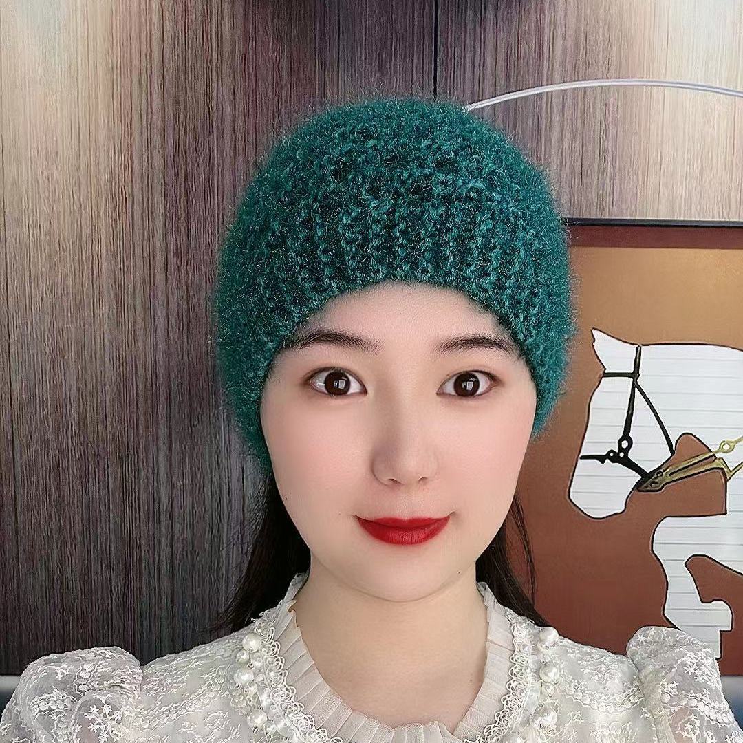 23 new autumn and winter pure handmade women's knitted woolen hat to cover gray hair, keep warm and protect ears, ethnic style material soft patch