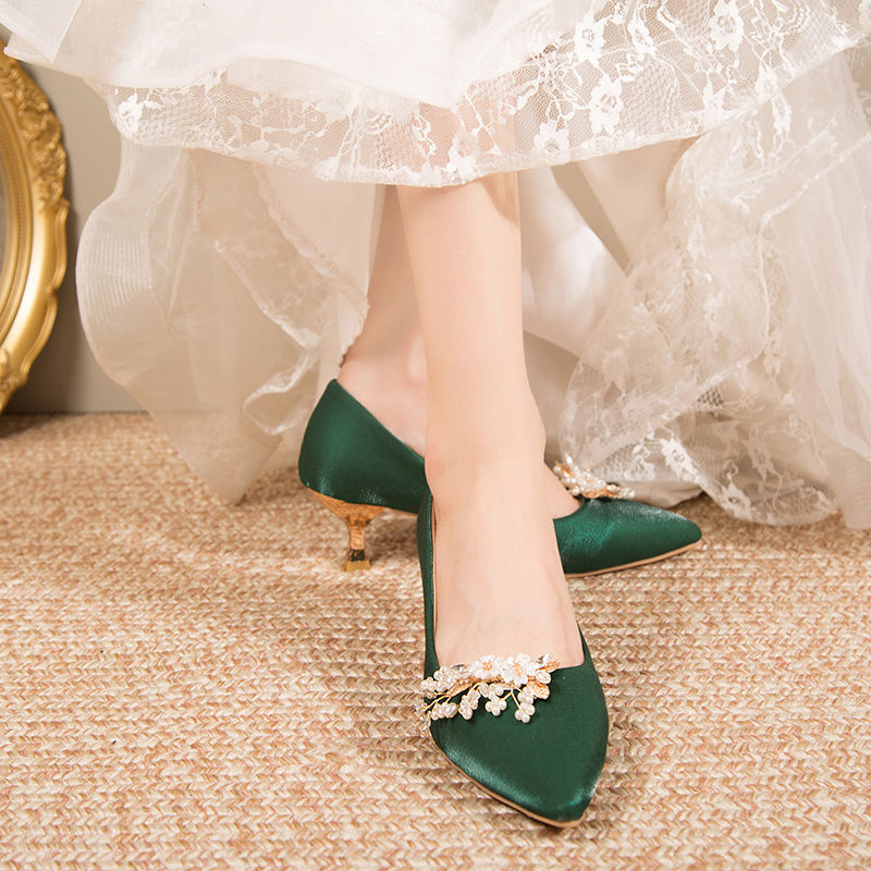 小众绿色婚鞋主婚鞋秀禾婚纱两穿2022新款可拆卸中跟高跟鞋新娘鞋