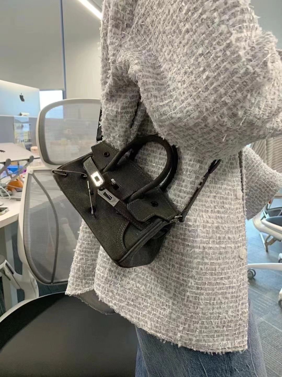 Spoof pin buckle retro distressed denim beggar canvas bag Kelly bag niche internet celebrity crossbody platinum bag trend