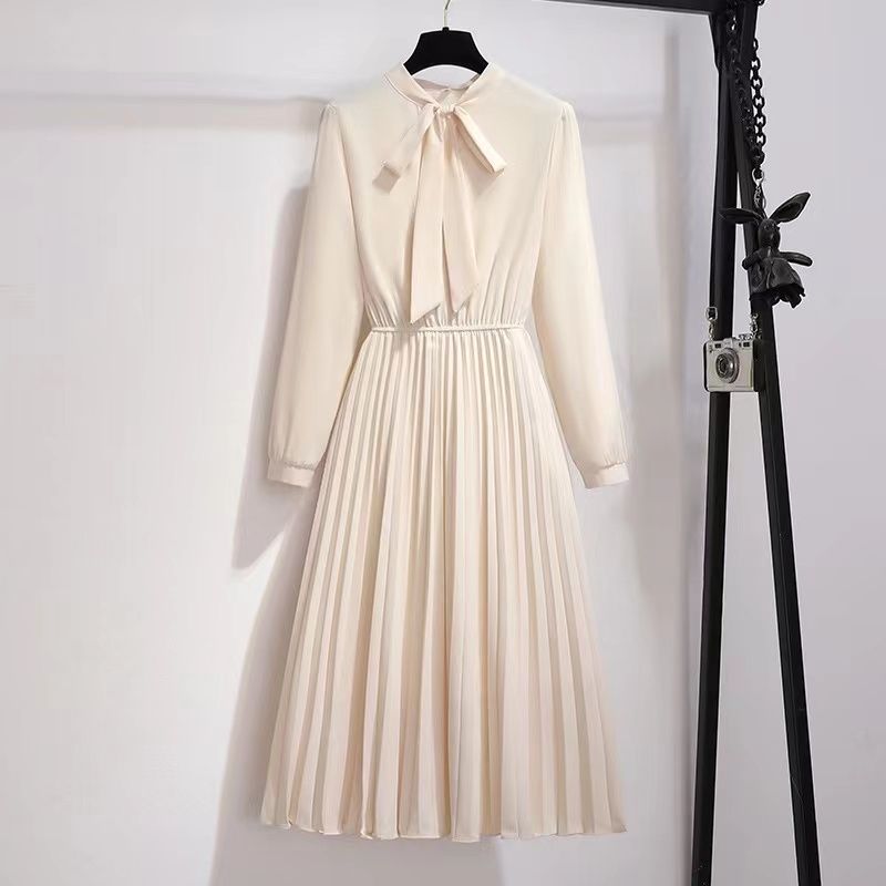 Small fragrant wind long-sleeved dress women's autumn clothes 2022 new early autumn small vest two-piece suit skirt