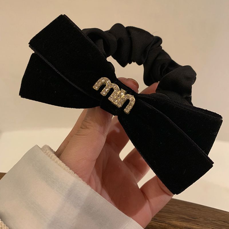 Passante per capelli con papillon in velluto ~ Passante per intestino crasso vintage francese con lettera di diamanti incorporata Corda per capelli di alta qualità Piccola fascia profumata_voghion.com