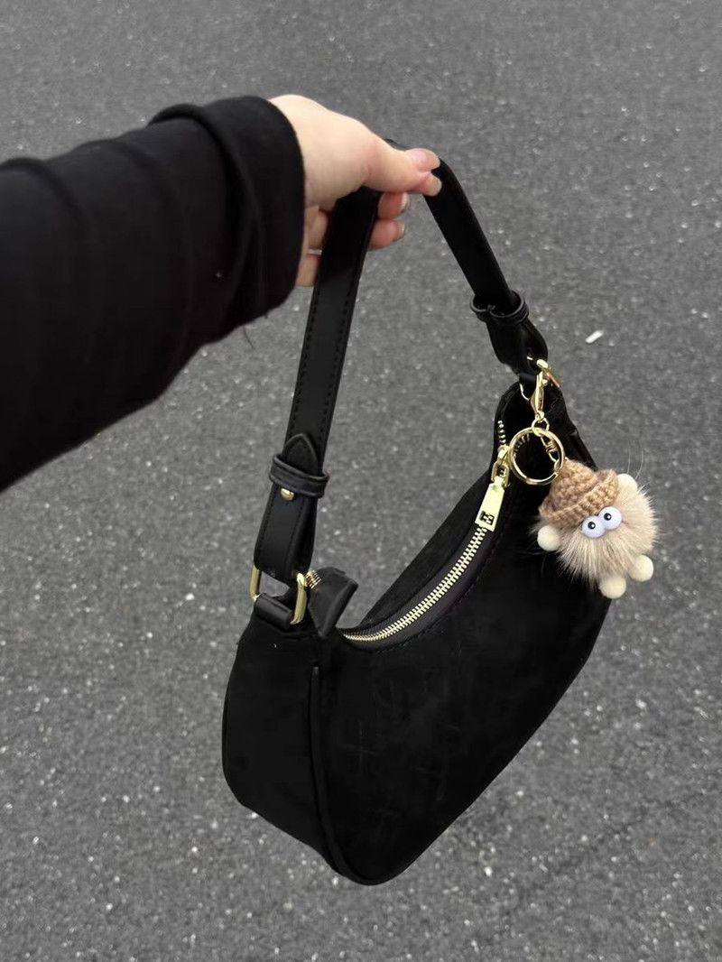 Autumn Winter Underarm Bags, Women's 2022 New High end, Small and Popular, Fashionable, Handheld One Shoulder_voghion.com