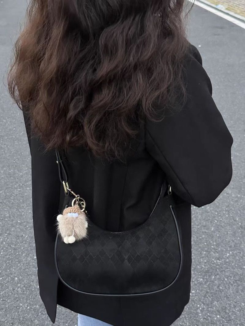 Autumn Winter Underarm Bags, Women's 2022 New High end, Small and Popular, Fashionable, Handheld One Shoulder_voghion.com