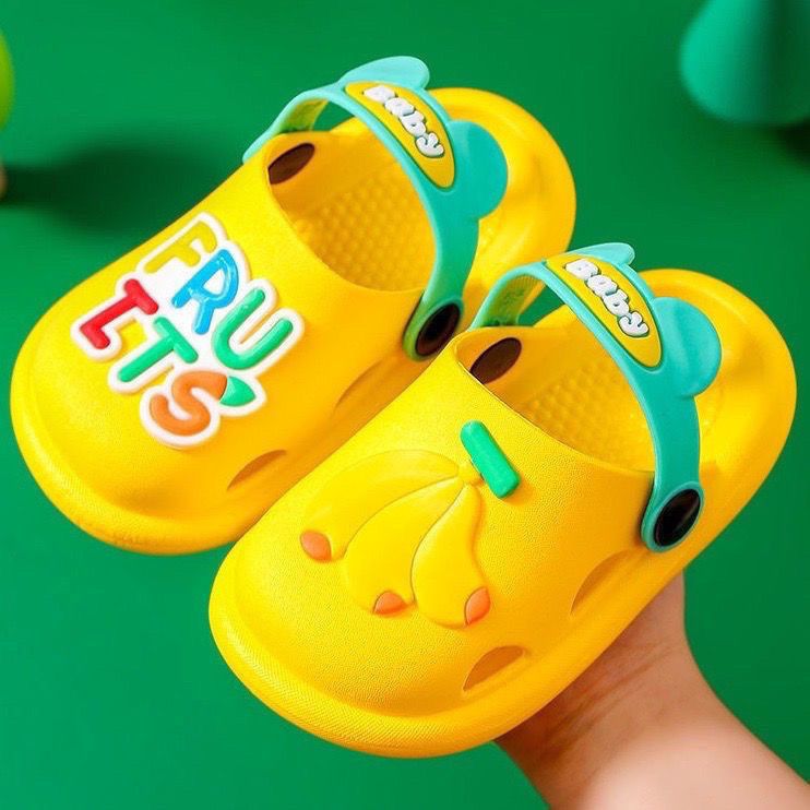 P [buy one get one free] Girls and boys non-slip hole shoes cute cartoon baby slippers
