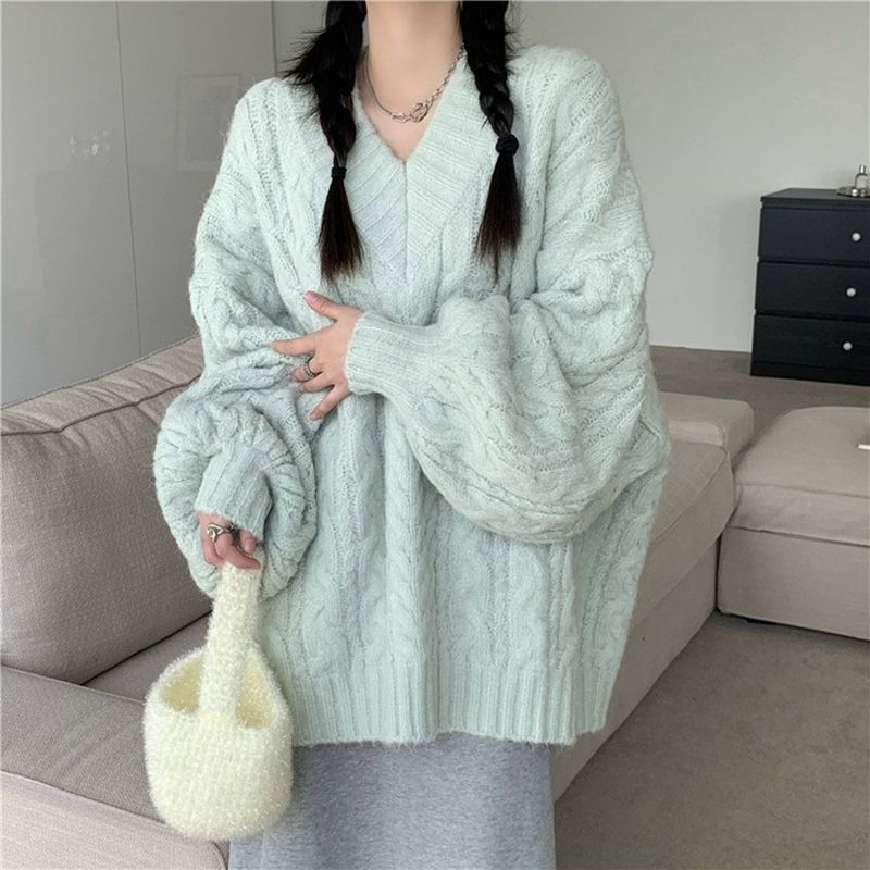 新款奶系穿搭V領麻花毛衣女秋冬中長款寬鬆版軟糯慵懶風針織厚實