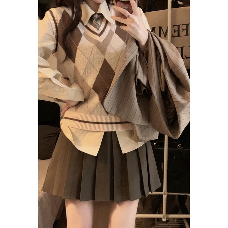 【三件套裝】學院風時尚復古菱格針織馬甲女百搭襯衫顯瘦百褶裙潮