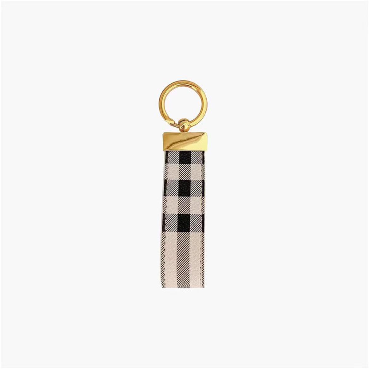 High-end Fashion Retro Plaid Leather Bag, Exquisite Four-piece Couple Keychain Pendant, Versatile_voghion.com